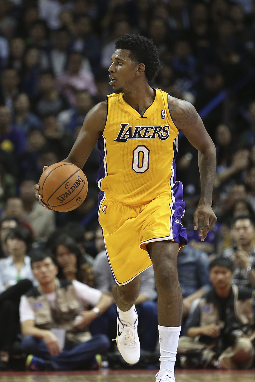 英媒：德利赫特的伤势并不严重，最快有望本周恢复训练（英媒：德利赫特伤情无大碍，最快本周即可恢复训练）