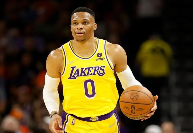 曼城德布劳内助攻斯特林破门（德布劳内送助攻 斯特林为曼城建功）