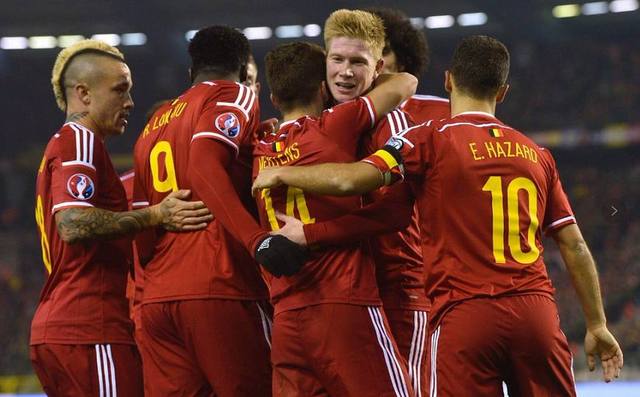 呼和浩特这幕太暖了 ！（呼和浩特的这一幕，暖心极了！）