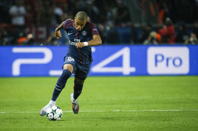 米体：斯帕莱蒂考虑放弃无锋阵，重新启用2名进攻中场+1名中锋（米体：斯帕莱蒂或弃用无锋战术，改打双前腰+单箭头）