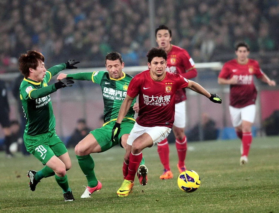 西蒙尼：我们一直在练定位球；现在不考虑前八只考虑奥维耶多（西蒙尼：定位球训练不停；当下只专注奥维耶多，暂不考虑前八）