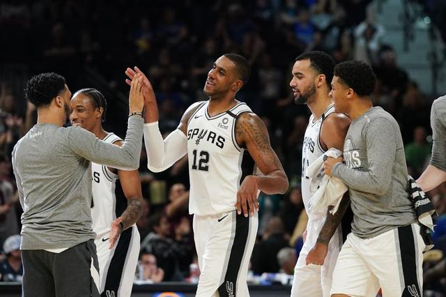 签约仪式📸 ​（签约瞬间📸）